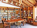 Library of the Red Creek Lodge.